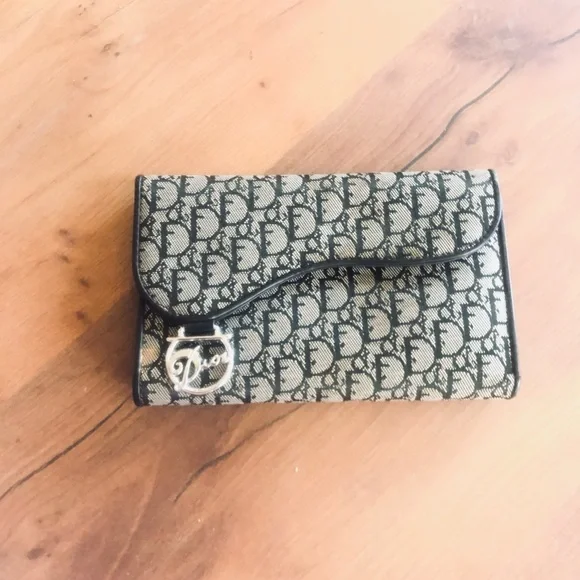 Authentic Dior clutch - Picture 2 of 6